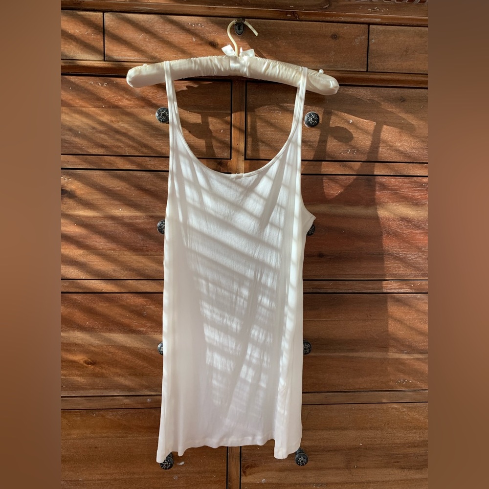 Bundle: J Crew White Cotton Tank w/💯%Silk Ruffle & PTA Red/Brown Cotton Tank L - Picture 4 of 16